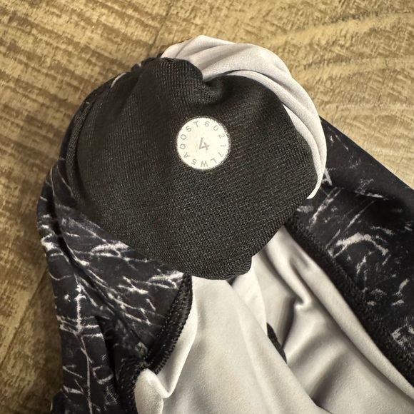 Lululemon Wunder Under Tight Leggings Black
Gray Alpine Allouette Size 4 - Picture 10 of 10